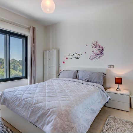 אלבור One Bedroom Apartment In Albur Village 2J מראה חיצוני תמונה