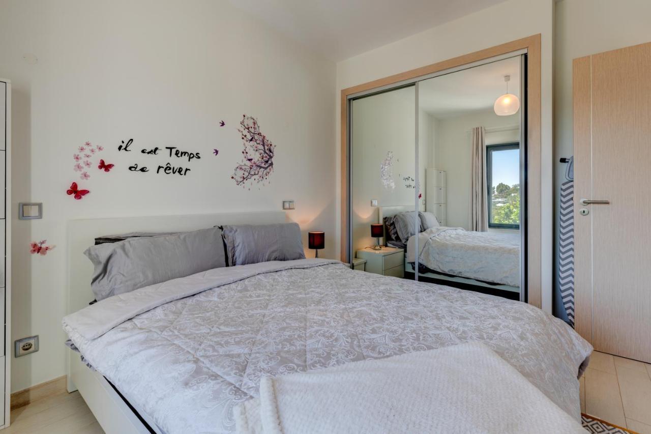 אלבור One Bedroom Apartment In Albur Village 2J מראה חיצוני תמונה