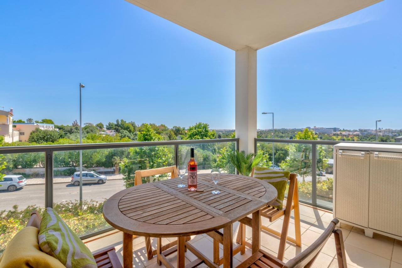 אלבור One Bedroom Apartment In Albur Village 2J מראה חיצוני תמונה