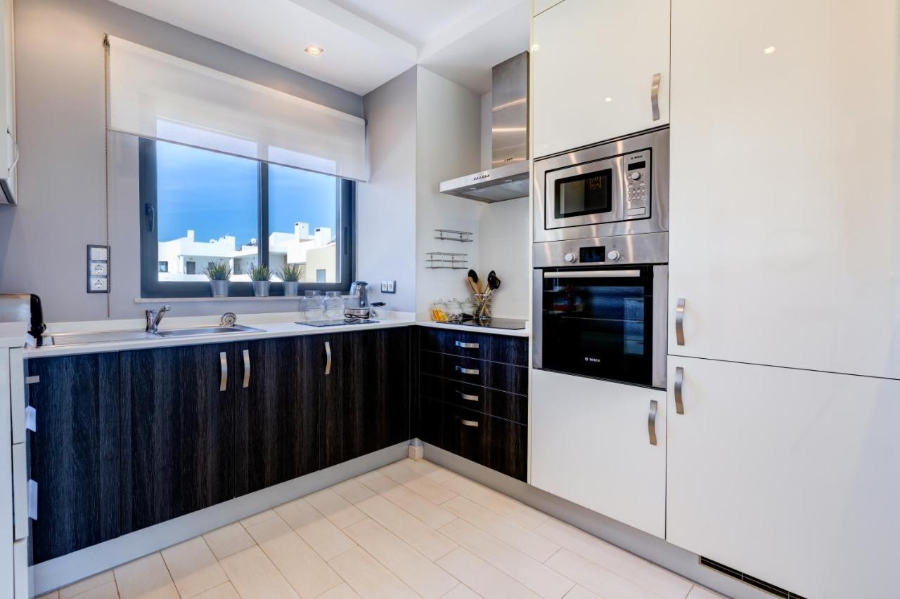 אלבור One Bedroom Apartment In Albur Village 2J מראה חיצוני תמונה